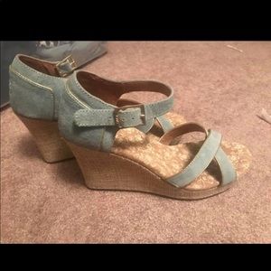TOMS wedges